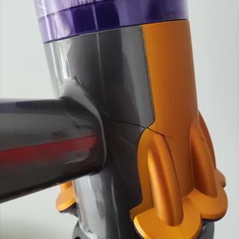 Dyson V12 Süpürgemin Gövde Çatlaması Garanti Kapsamı Dışında Bırakıldı Ve Yüksek Ücret Talep Edildi