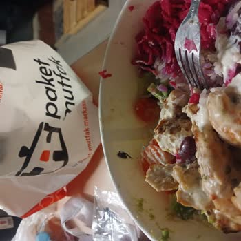 Soul Bowl Maslak Yemekten Böcek Çıkması