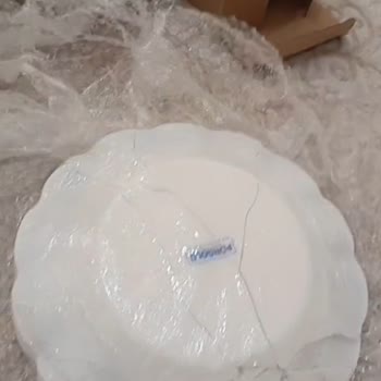 Sürat Kargo Dikkatsizliği Nedeniyle Kırık Yemek Takımı