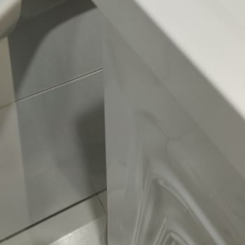 Beko Çamaşır Makinesinde Kapak Kilidi Bozuk Ve Sol Yanı Ezik, Servis Değişim Yapmıyor