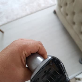 Düşük Çekim Gücü Ve Kısa Şarj Süresiyle Philips 8000 Süpürge Ayıplı