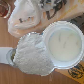 Maydanoz Döner’de Aldığım Ayranda Görülen Yeşilimsi Parçalar İçin Şikayet Ve İade Talebi