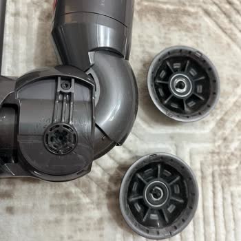 Dyson V15 Anti Tangle Başlığındaki Parça Sorunu Ve Garanti Talebi