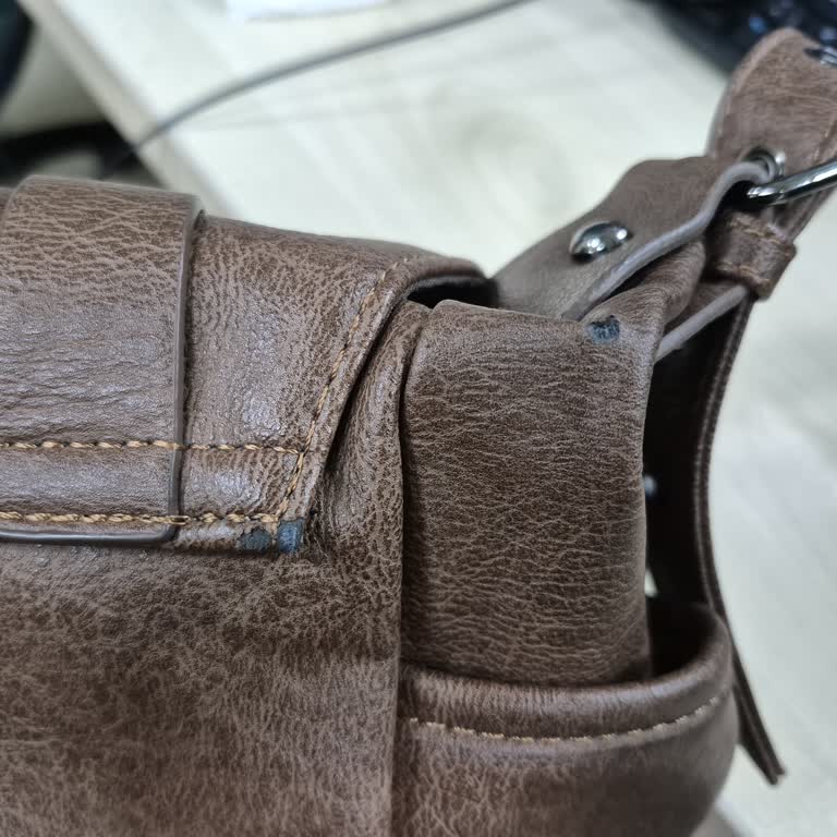 Mavi Jeans Çantamda Kabuklanma Ve Hasar Görüldü, Değişim Talep Ediyorum