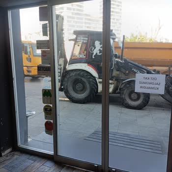 Pendik’te Gün Ortası Yol Çalışması Nedeniyle Şiddetli Toz Ve Koku Şikayeti