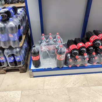 BİM'de Sarıyer Kola Soğuk Dolapta Değil, Sıcak Satılıyor
