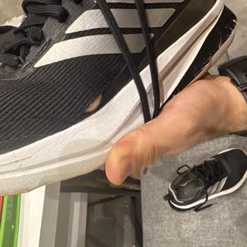 Adidas Koşu Ayakkabısının Filelerinde Aşırı Yırtılma Ve Kabarma, Değişim Talebi