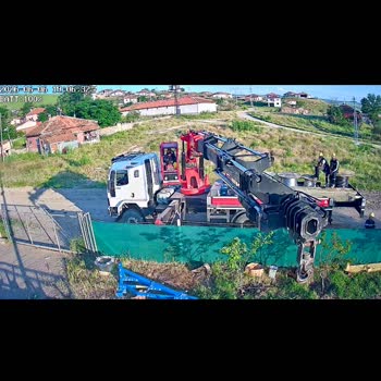 Sökülen Aydınlatma Direği Yerine Yeni Direk Ve Elektrik Bağlantısı Talebi