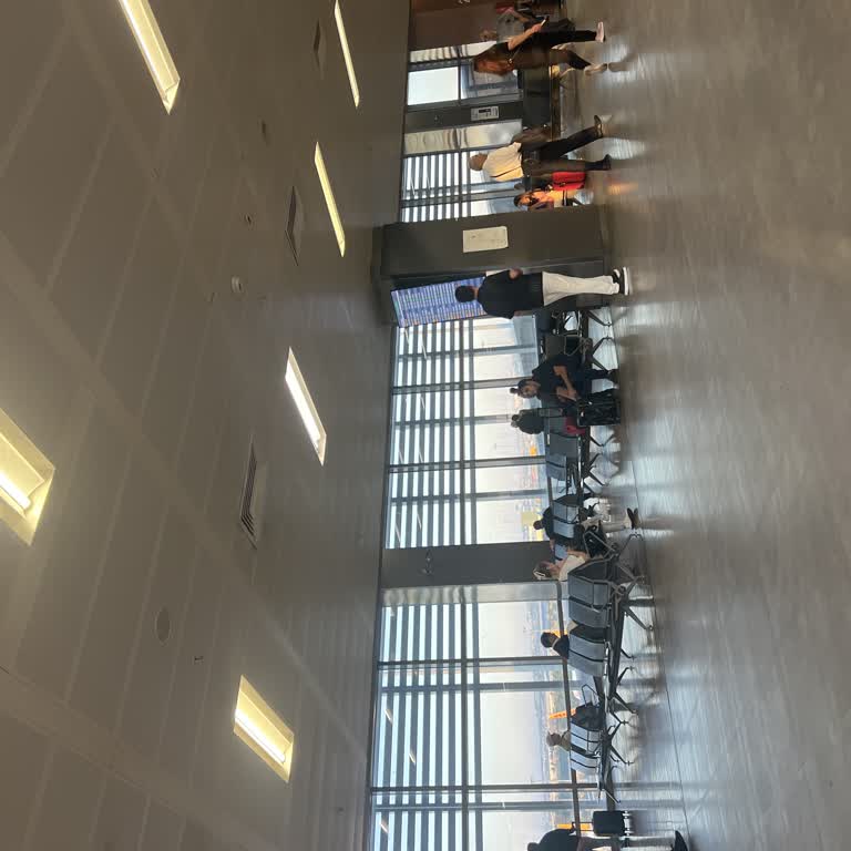 Kapatılmış Check-in Cihazı Ve Personel Tutumu Nedeniyle Uçağa Alınamama Ve Ek Bilet Masrafı