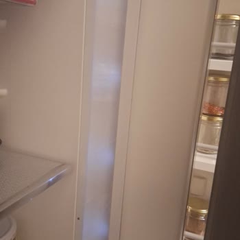 Buzdolabımın LED Aydınlatması Yanıp Sönüyor, Ücretsiz Onarım İstiyorum