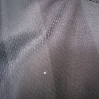 Beyaz Nokta Tiftiklenme Ve Logo Sökülmesi Nedeniyle Hayal Kırıklığı Tişört Değişim Talebi