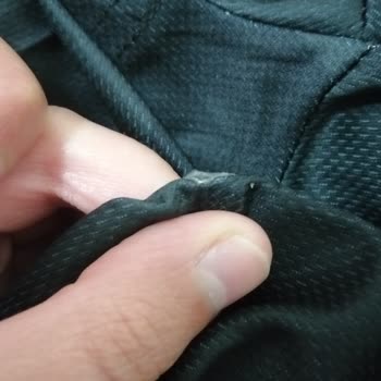 Beyaz Nokta Tiftiklenme Ve Logo Sökülmesi Nedeniyle Hayal Kırıklığı Tişört Değişim Talebi