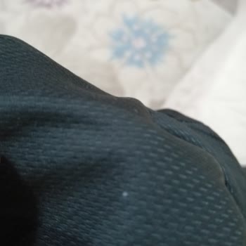 Beyaz Nokta Tiftiklenme Ve Logo Sökülmesi Nedeniyle Hayal Kırıklığı Tişört Değişim Talebi