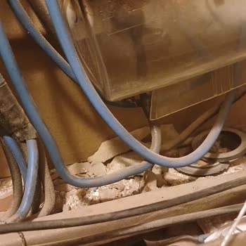 Yanmış Elektrik Sayacı Nedeniyle Güvenlik Riski Ve Acil Müdahale İhmalı