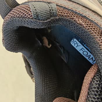 Skechers Ayakkabısının İç Astarında Üretim Hatası Ve Müşteri Hizmetleri Sorunları