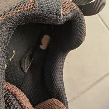 Skechers Ayakkabısının İç Astarında Üretim Hatası Ve Müşteri Hizmetleri Sorunları