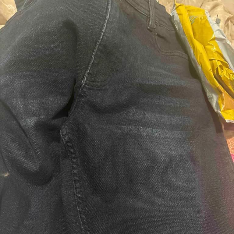 Mavi Pantolon Siparişi Yanlış Renkte Geldi, Satıcıdan Cevap Yok