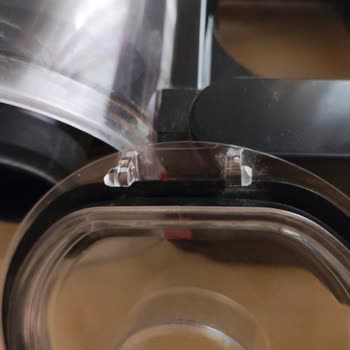 Dyson V8 Cyclone Alt Kapağının Çıkması Ve Ücretsiz Servis Talebi