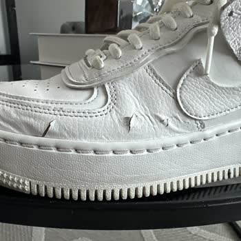 Kısa Sürede Çatlayan Nike Air Max Ayakkabı Ve Fişsiz Değişim Reddi