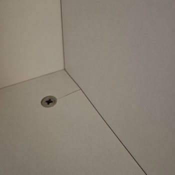 Lacivert Mobilya'dan Garantili Çocuk Dolabındaki Çatlaklar İçin Yardım Alınamaması
