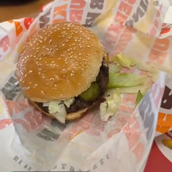 Burger King Görsele Aykırı Yemek