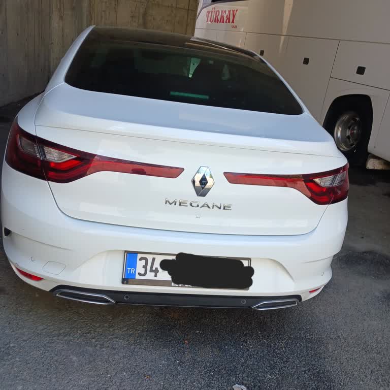 Renault Yetkili Servisinde Klima Peteği Hasarı Ve Engelli Müşteri İkame Araç Sunulmaması