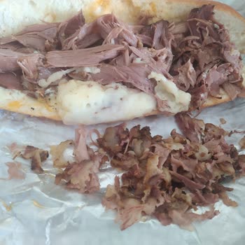 Arby's Çanakkale Barbaros Şubesinde Baget Füme Sandviçte Malzeme Eksikliği Ve Düşük Kalite