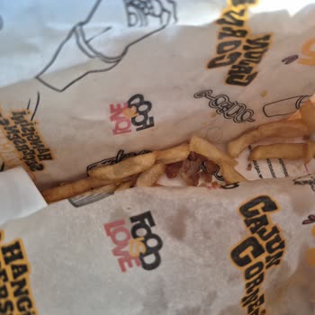 Kemik Ve Kıl İçeren Tavuk Burger: Hijyen Şikayeti Ve İade Talebi