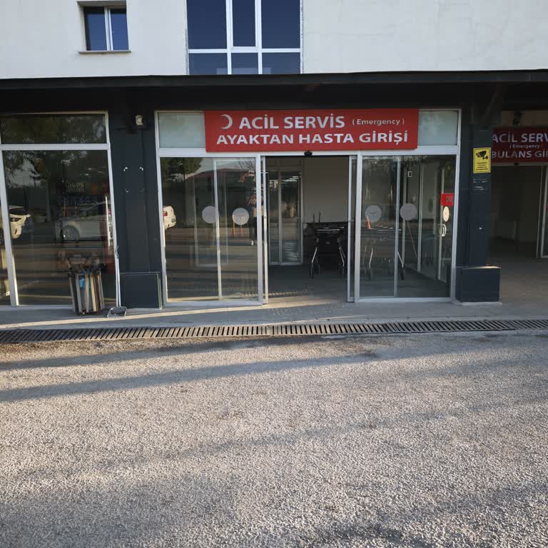 Acil Birimde Doktorun İlgisiz Tutumu Ve Kol Şişliği