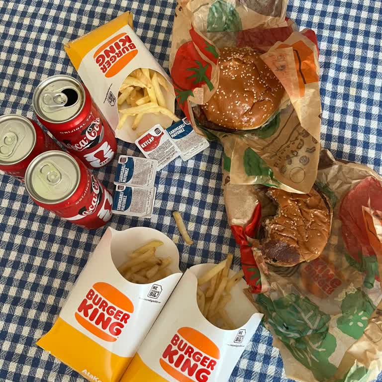 Yemek Sepeti'nde Eksik Hamburger Ve Cevapsızlıkla Mağdur Olduk