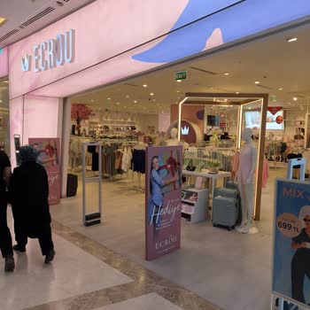 Ecrou Mağazasında Fiyat Uyuşmazlığı Ve Kasa Personelinin Saygısız Tutumu