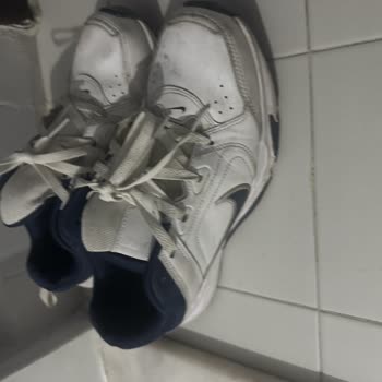 Nike Ayakkabımda Sürekli Ses Ve Patlak Air, Mağaza Çözüm Sunamıyor