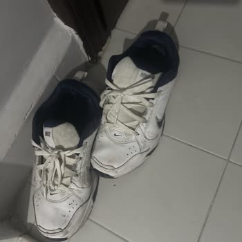 Nike Ayakkabımda Sürekli Ses Ve Patlak Air, Mağaza Çözüm Sunamıyor