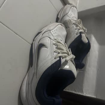 Nike Ayakkabımda Sürekli Ses Ve Patlak Air, Mağaza Çözüm Sunamıyor