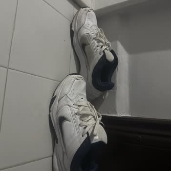 Nike Ayakkabımda Sürekli Ses Ve Patlak Air, Mağaza Çözüm Sunamıyor