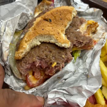 Burger King’de Çiğ Köfte Ve Sert Marul Nedeniyle Ücret İadesi Talebi