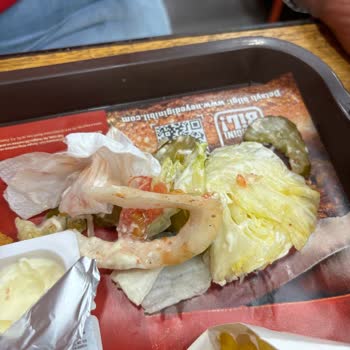Burger King’de Çiğ Köfte Ve Sert Marul Nedeniyle Ücret İadesi Talebi