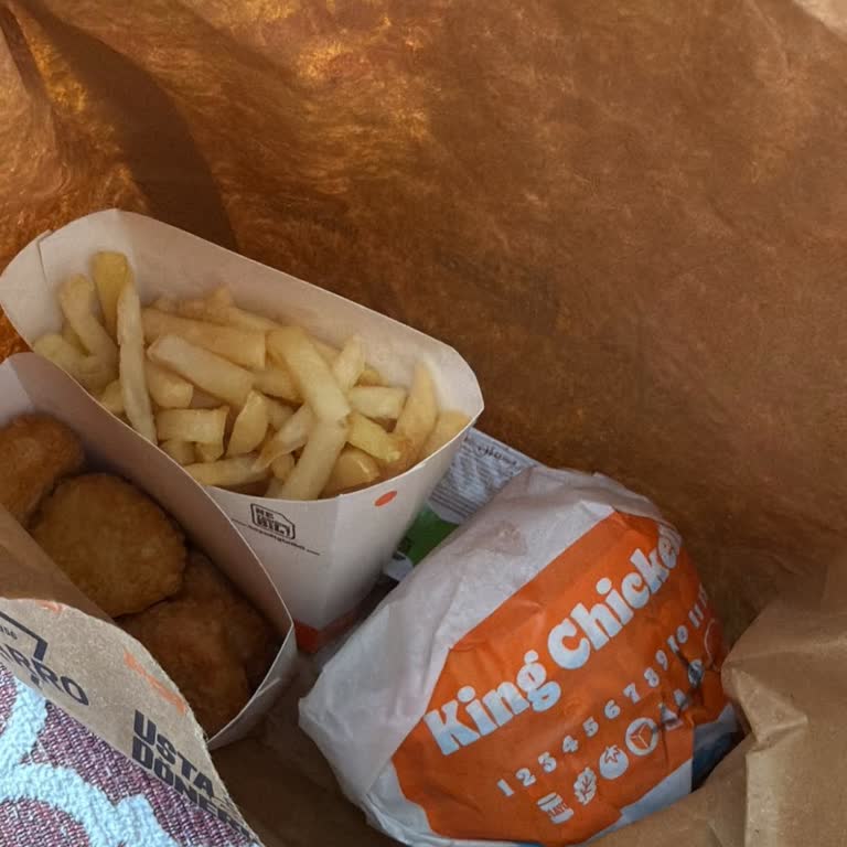 İki Burger Aldım, Tek Ürün Geldi Ve Yanıt Almadım