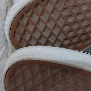 Vans Kadın Ayakkabısının Kısa Sürede Su Alması Ve Üretim Hatası İddiası
