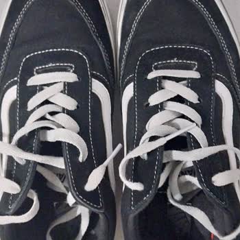 Vans Kadın Ayakkabısının Kısa Sürede Su Alması Ve Üretim Hatası İddiası