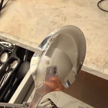 Bosch Bulaşık Makinesinde Pas Lekeleri Ve Çözülmeyen Sorunlar Nedeniyle Cihaz Değişimi Talebi