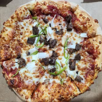 Pizza Pizza Çeşme Marina Şubesinde Kavurmalı Pizzada Kavurma Azlığı Şikayeti