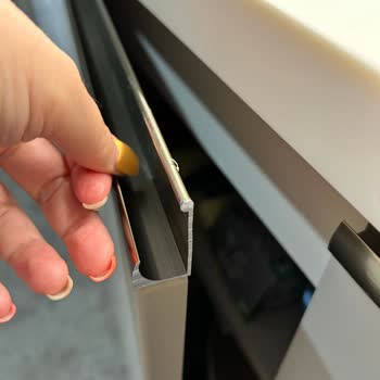 Mutfak Dolaplarındaki Keskin Metal Uçlar Çocukları Ve Kullanıcıları Tehlikeye Atıyor