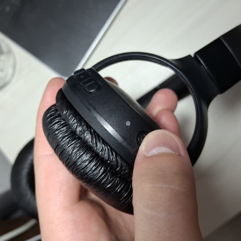 JBL Tune Serisi Kulaklık Açılmıyor, Şarj Olmasına Rağmen Kullanılamıyor