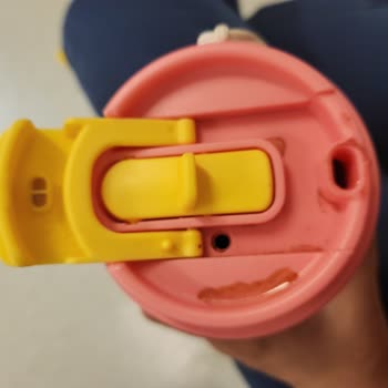 Eksik Silikon Parçası Nedeniyle Soğutma Ve Yem Dökülmesi