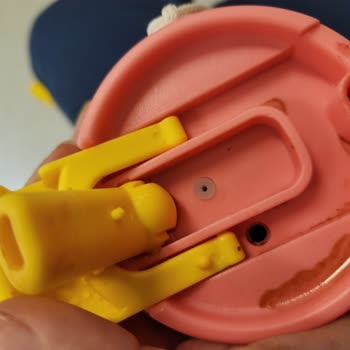 Eksik Silikon Parçası Nedeniyle Soğutma Ve Yem Dökülmesi
