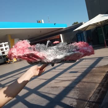 Opet Araç Yıkamada Kullanılan Eski Ve Kirli Fırçalar Müşteri Güvenini Sarsıyor
