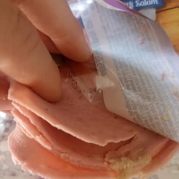 Migros Tam Yetti Salamında Küflü Koku Ve Soğuk Zincir İhlali