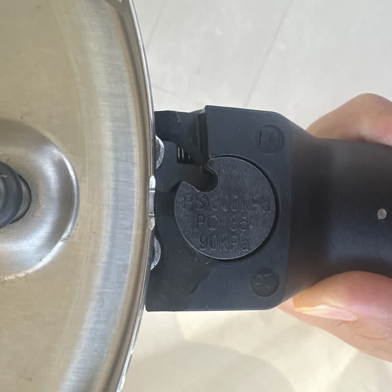 Fissler Vitaquick Sapı Beklenmedik Kırıldı, Garanti Başvurusu Gerekli
