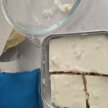 Son Kullanma Tarihli Peynirde Aşırı Koku Ve Kötü Tat